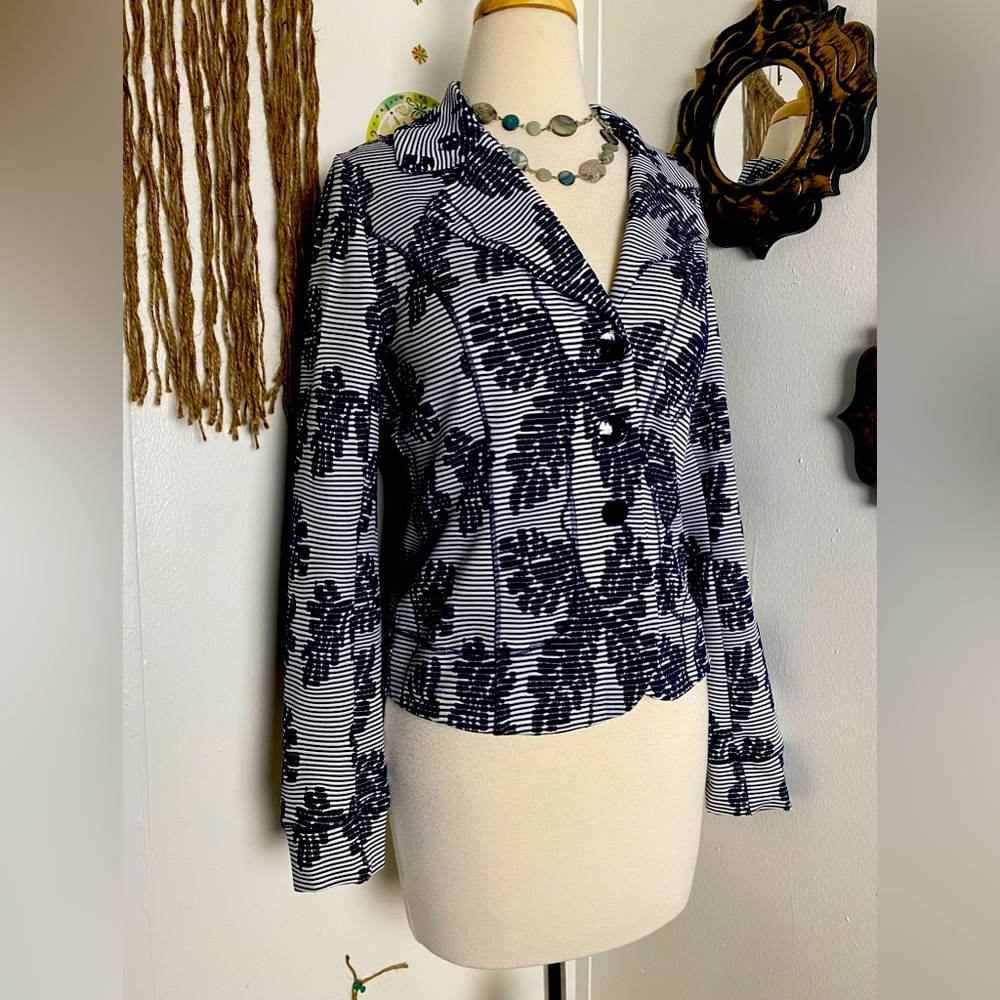 Yest dark blue white horizontal stripes with leaf print button up jacket size 6